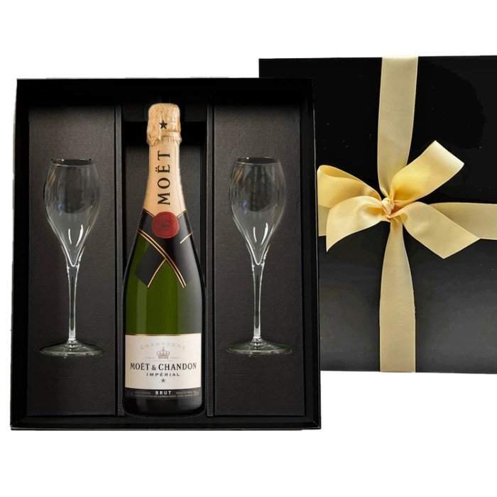 Moët & Chandon Champagne Gift Set W/Gift Box and 2 Personalized Flutes