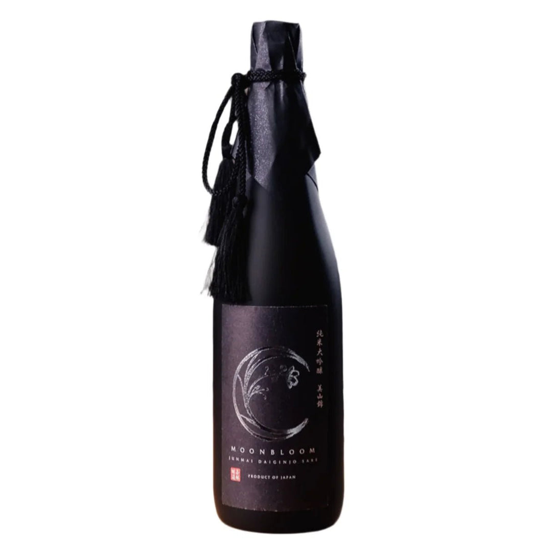 Moon Bloom Junmai Daiginjo Sake 720ml - Bottles2Gift